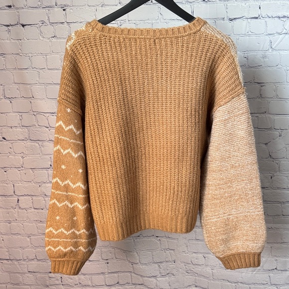 Vestique Patterned Tan Sweater - Picture 7 of 8